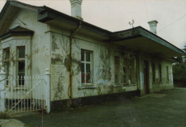 The Old Luggage Van on site